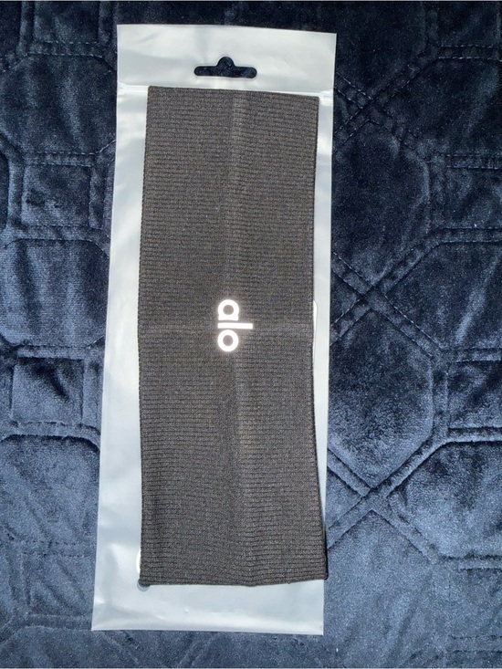 ALO Yoga Accessories - Black ALO Yoga Ribbed Headband